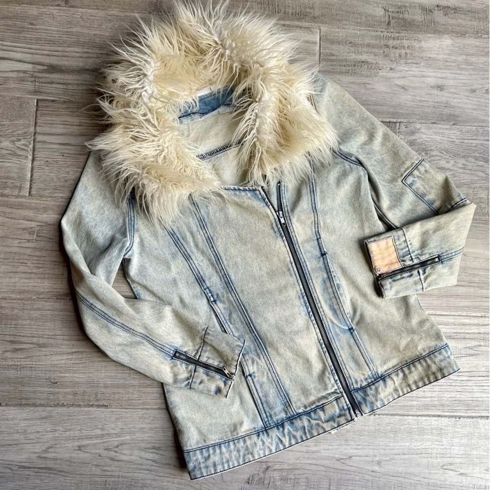 Somedays Lovin Oversized Denim Jacket W/Faux Fur Weathered Aged Acid Wash SZ S
